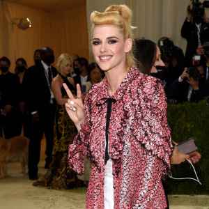 Pink! Peace Signs! Kristen Stewart Serves Up All the Retro Vibes at the 2021 Met Gala