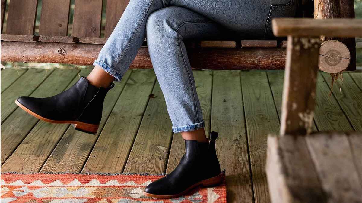 Sober koste Roux Nisolo Leather Chelsea Boots Are the Perfect Everyday Fall Shoe