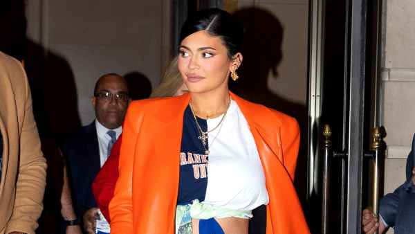 Pregnant Kylie Jenner Gives Another Look at Bare Baby Bump in Daring Outfit: Photos