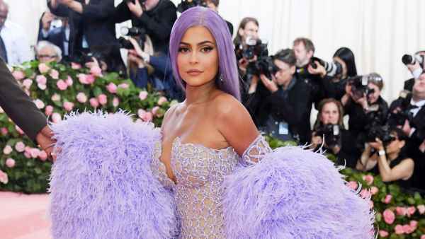 Pregnant Kylie Jenner Is So Sad She Wont Be Attending Met Gala