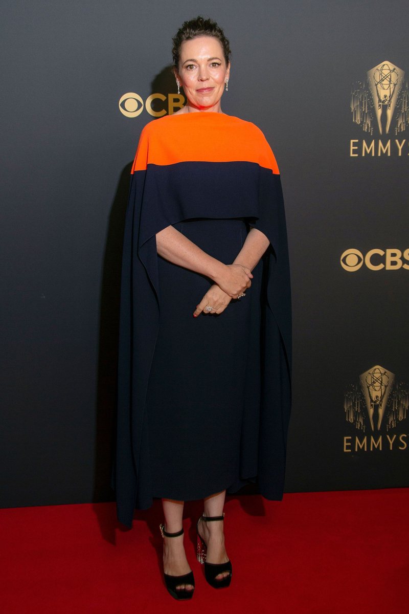 See Emma Corrin More The Crown Stars Emmys 2021 Red Carpet Olivia Colman