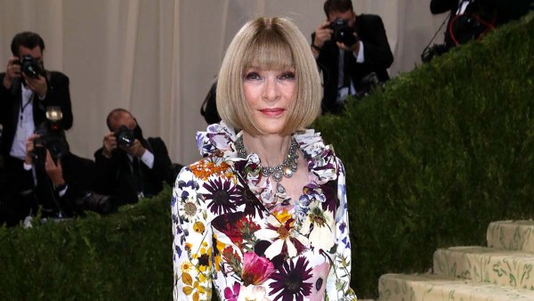 MET GALA 2021 Shes Here See Anna Wintours Jaw Dropping Met Gala Gown