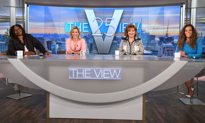 The View 'revela que Sunny Hostin y Ana Navarro no tienen Covid:' Fue un error '