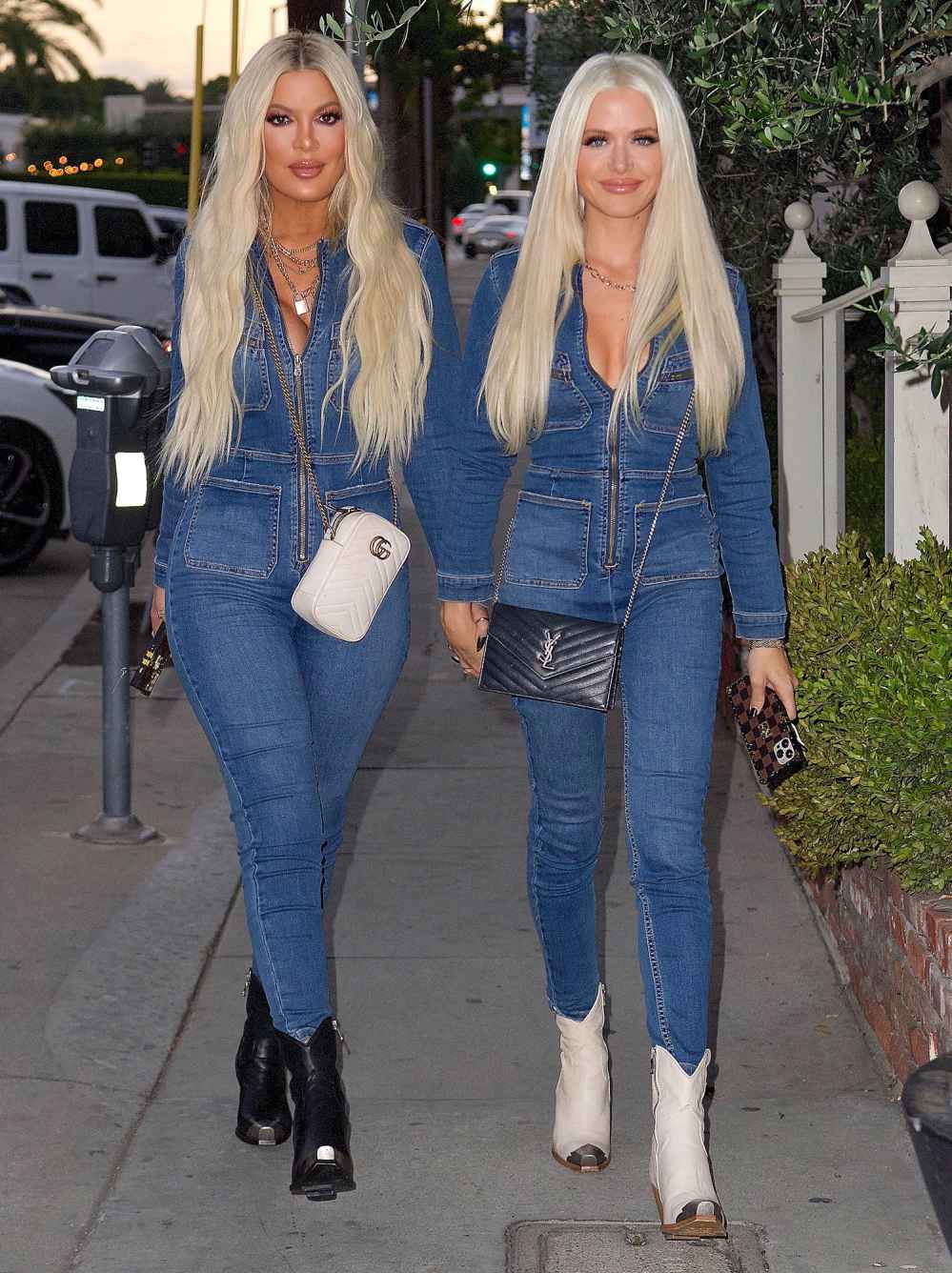 Tori Spelling Reacts to Khloe Kardashian Comparisons After Twinning Looks Go Viral 2