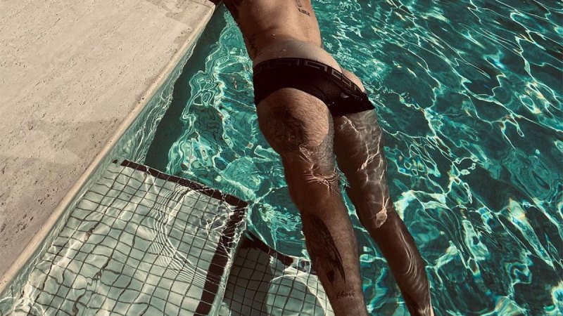 Victoria Beckham Shares Cheeky Photo of David Beckham Bare Butt 2