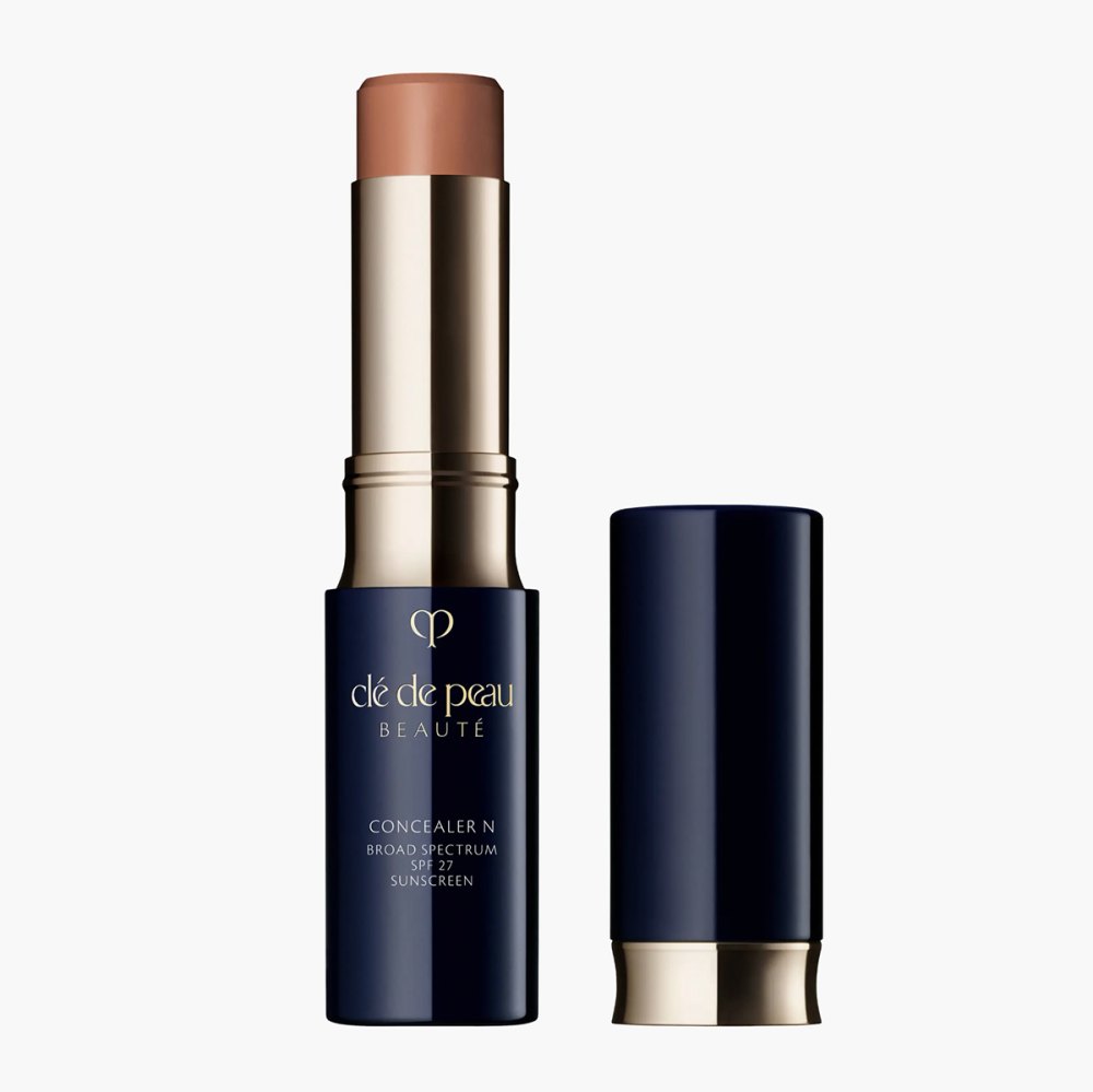 jennifer-aniston-beauty-nordstrom-cle-de-peau-concealer