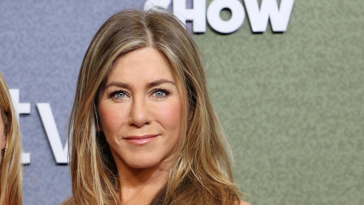 Here's the $15 Lip Care Product That Jennifer Aniston Wore for