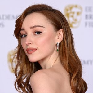 phoebe-dynevor-bridgerton