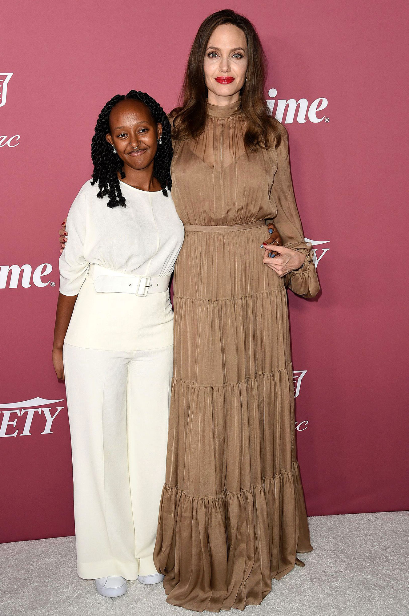 Angelina Jolie and Zahara Pose for Mother-Daughter Photos on Red Carpet