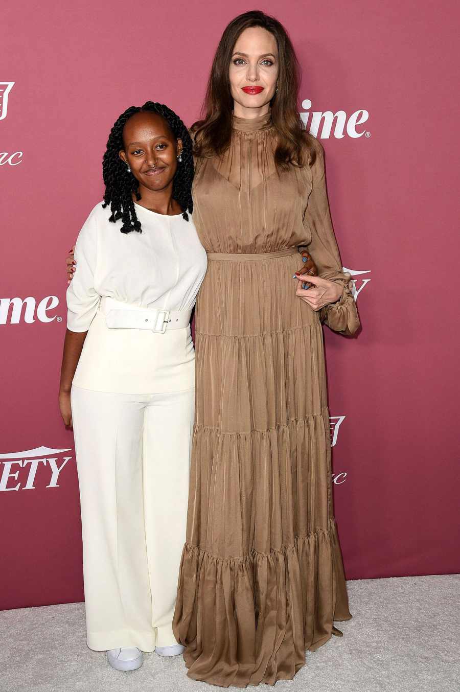 Angelina Jolie and Zahara Pose for Mother-Daughter Photos on Red Carpet