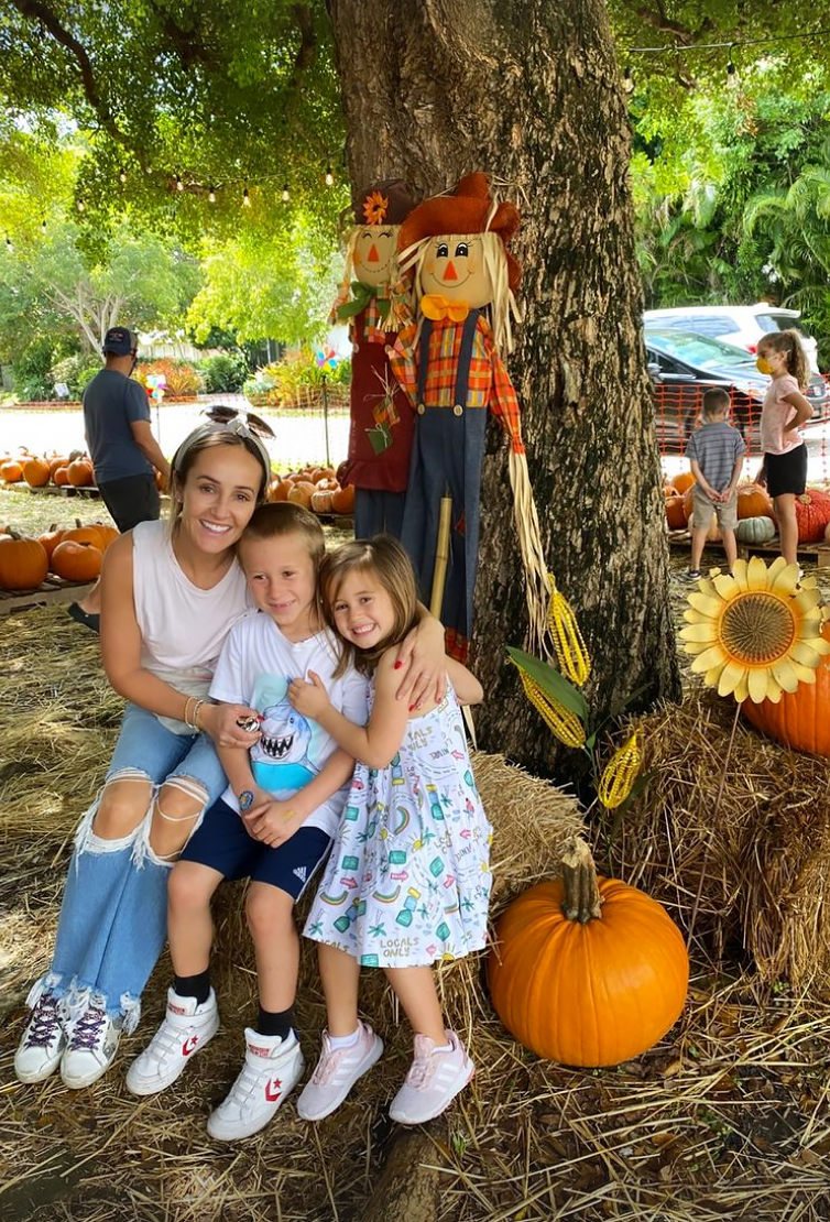Bachelorette’s Ashley Rosenbaum and More Celeb Parents’ Pumpkin Patch Pics