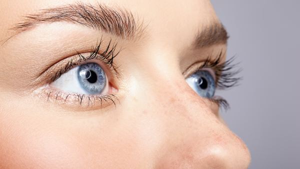 Bright-Eyes-Stock-Photo