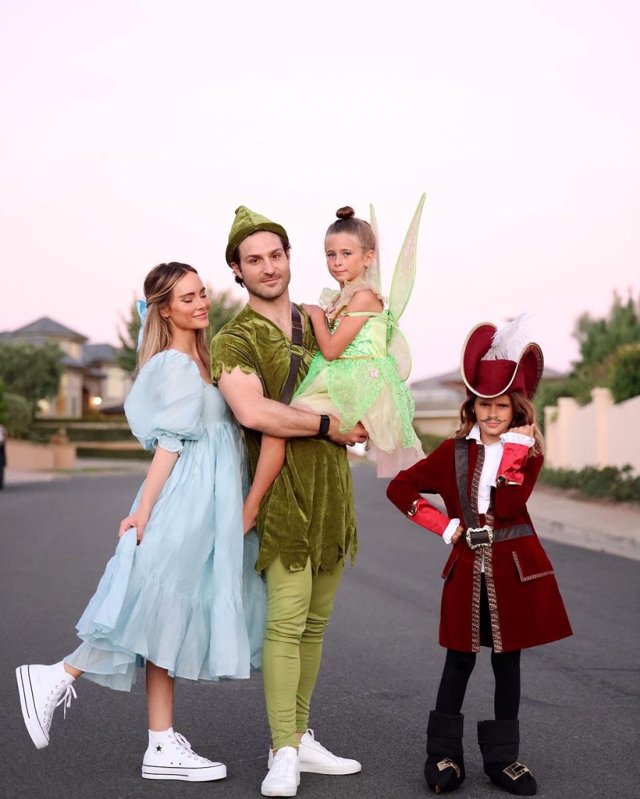 Celebrity Families' 2021 Halloween Costumes Amanda Stanton