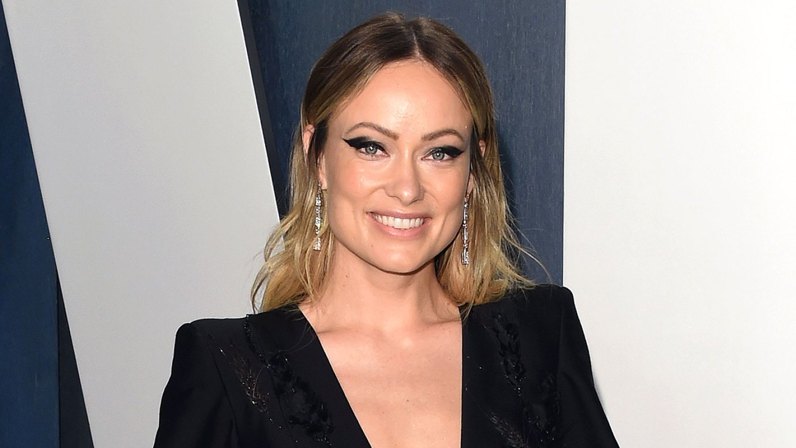 Couple Goals! Olivia Wilde Supports BF Harry Styles in ‘Love On Tour’ Merch in Los Angeles