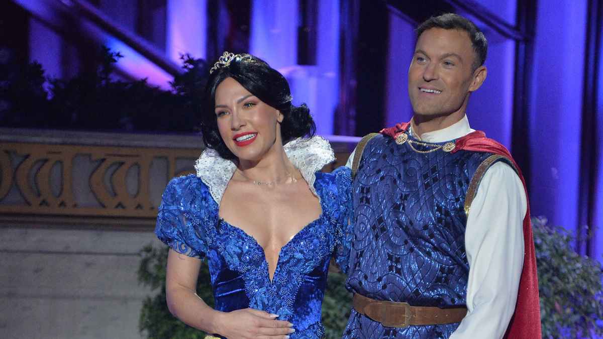 Dancing With the Stars’ Fans Weigh In as Judges Criticize Sharna Burgess, Brian Austin Green for PDA