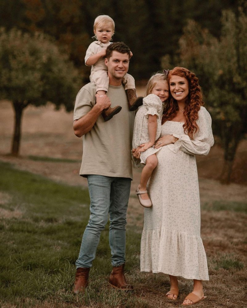 Family Photos! See Audrey Roloff’s Maternity Shoot Ahead of 3rd Baby