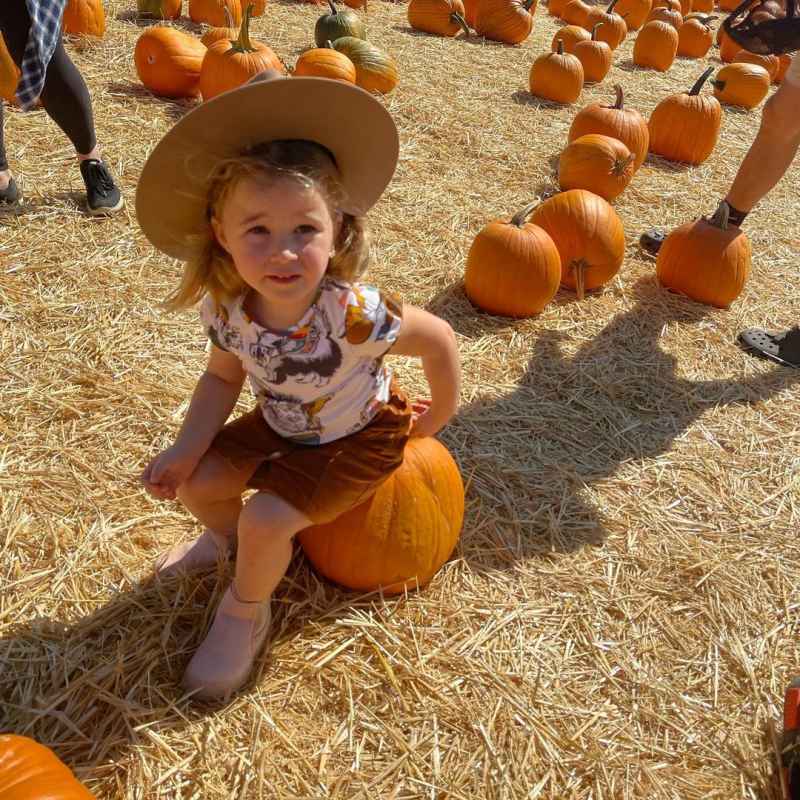 Bachelor’s Hilary Duff and More Celeb Parents’ Pumpkin Patch Pics