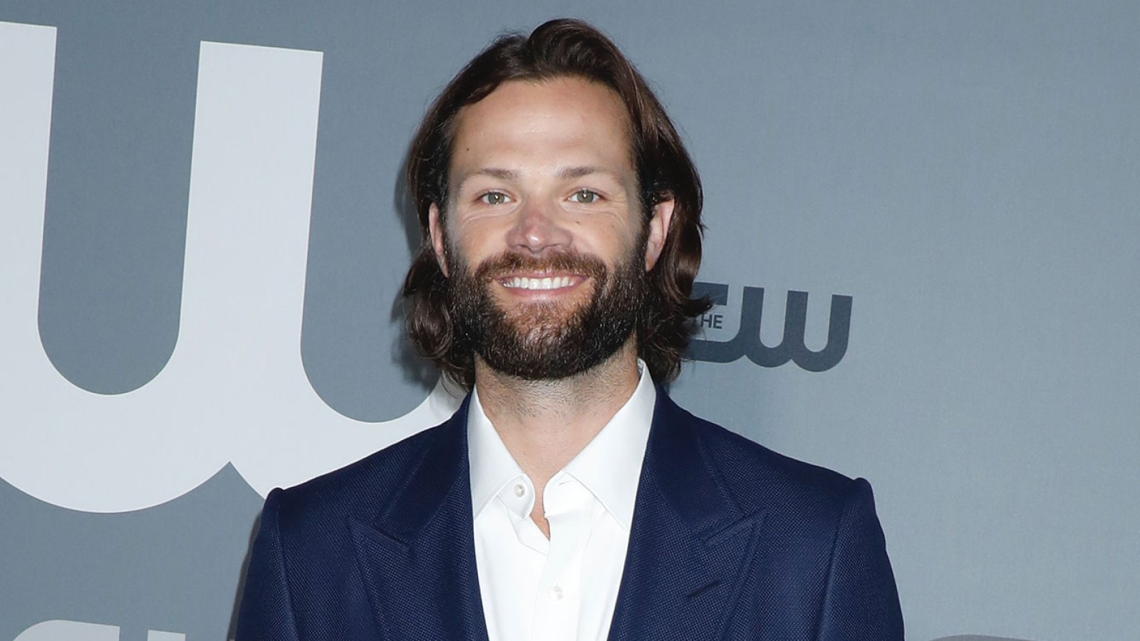Jared Padalecki Joking Apologizes to Fans for His ‘Gilmore Girls’ Teenage Looks on the Show’s 21st Anniversary