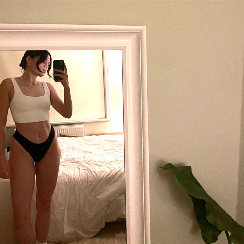 Jessie J Shows Off Her Fabulous Figure in Lingerie