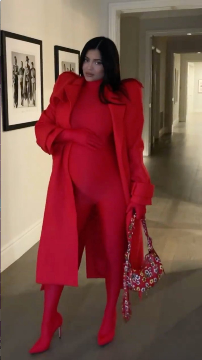 Keeping It Colorful! Pregnant Kylie Jenner Shows Baby Bump Progress