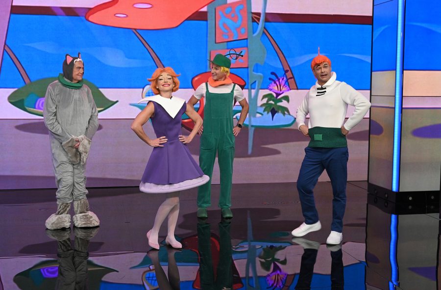 Kelly Ripa and Ryan Seacrest’s 2021 ‘Live’ Halloween Includes ‘Ted Lasso,’ ‘Bridgerton’ and ‘The Queen’s Gambit’