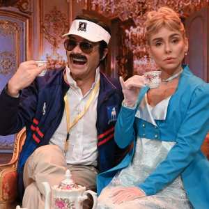 Kelly Ripa and Ryan Seacrest’s 2021 ‘Live’ Halloween Includes ‘Ted Lasso,’ ‘Bridgerton’ and ‘The Queen’s Gambit’