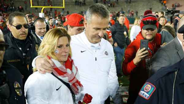 NFL Coach Urban Meyers’ Wife Shelley Speaks Out After Viral Video of Him Dancing With Another Woman