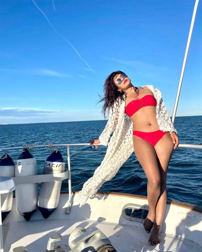 Priyanka Chopra Matching Her Lipstick to Her Bikini Is Honestly Goals Instagram