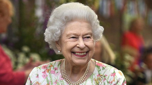 Queen Elizabeth Hospitalized 1 Night After Canceling Ireland Visit