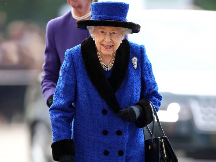 La reina Isabel II acepta el consejo médico para descansar