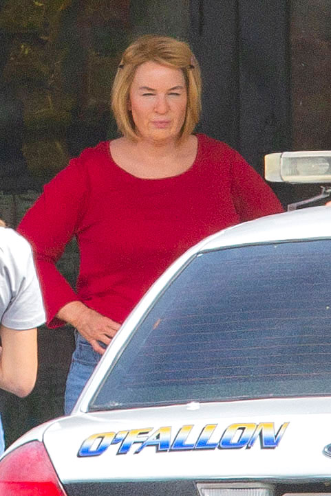 Renee Zellweger Looks Unrecognizable as Pam Hupp for NBC Upcoming Show The Thing About Pam 7