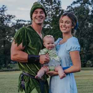 Sadie Robertson and Christian Huff Dress in ‘Peter Pan’ Costumes for Daughter Honey's 1st Halloween: Pics