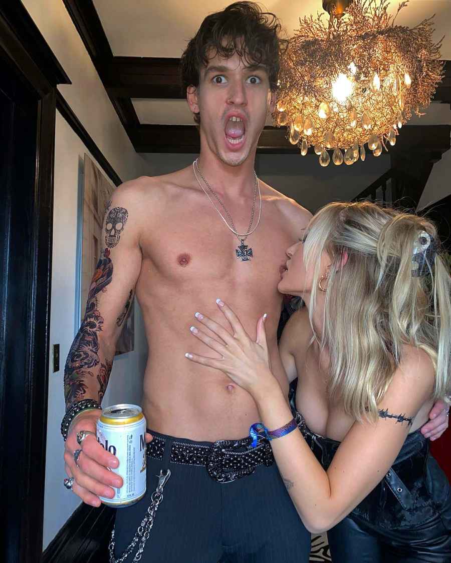 Halloween Couples Costumes 2021