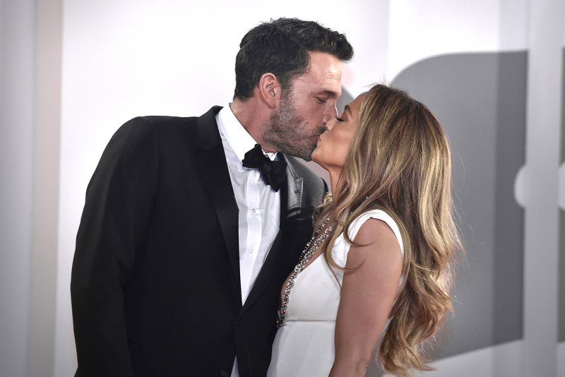 Jennifer Lopez and Ben Affleck’s Steamiest PDA Moments Through the Years: Photos
