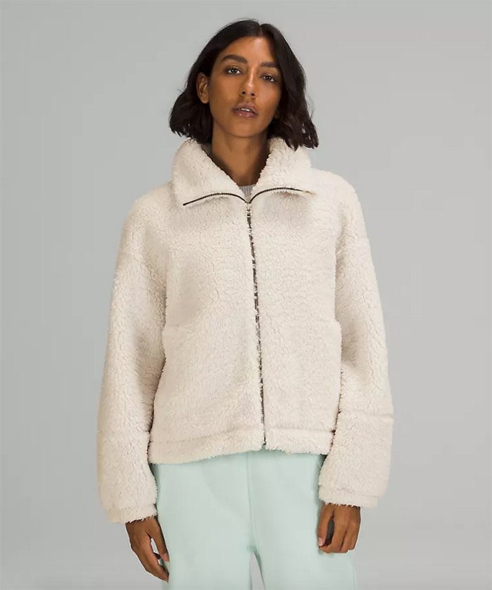 lululemon-holiday-gifts-fleece-jacket