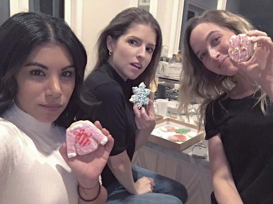 Aca Awesome Pitch Perfect Costars Sweetest Reunions Over Years