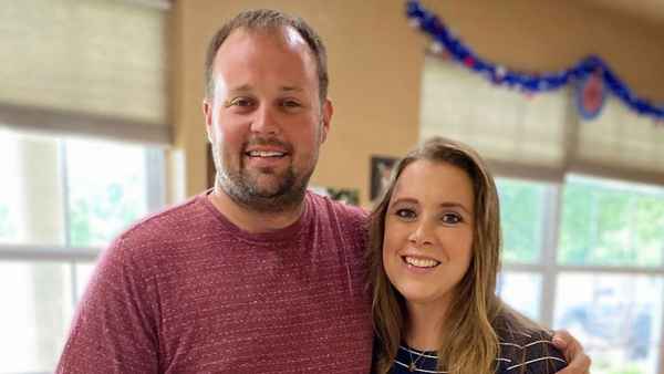 Anna Duggar Holds Josh Duggar's Hand Following Pretrial Hearing