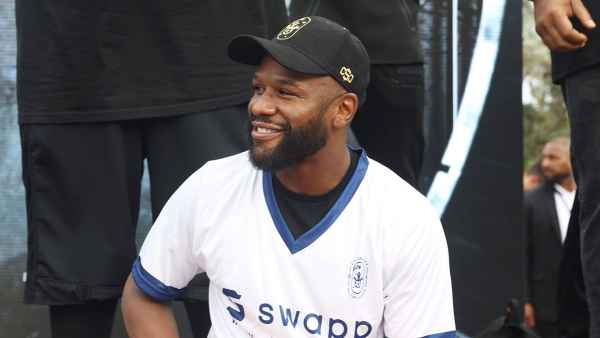Floyd Mayweather Heads Celebrity Soccer Tournament Good Cause