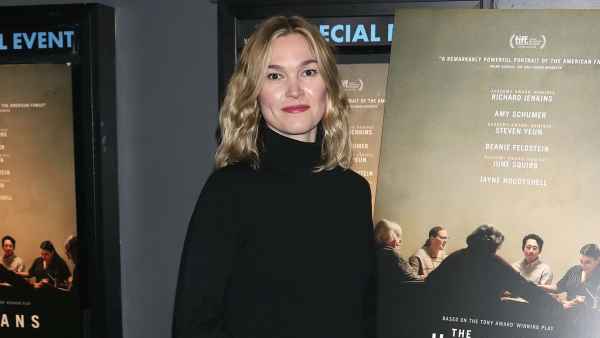 Julia Stiles Is Pregnant With 2nd Child Debuts Baby Bump on Red Carpet