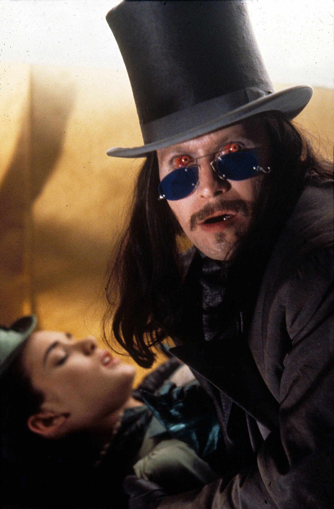 Just Like ‘Dracula'! Gary Oldman Slept in a Coffin While Filming Vampire Movie