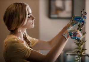 New Secrets! Ginny & Georgia's Brianne Howey Spills on 'Dark' Season 2