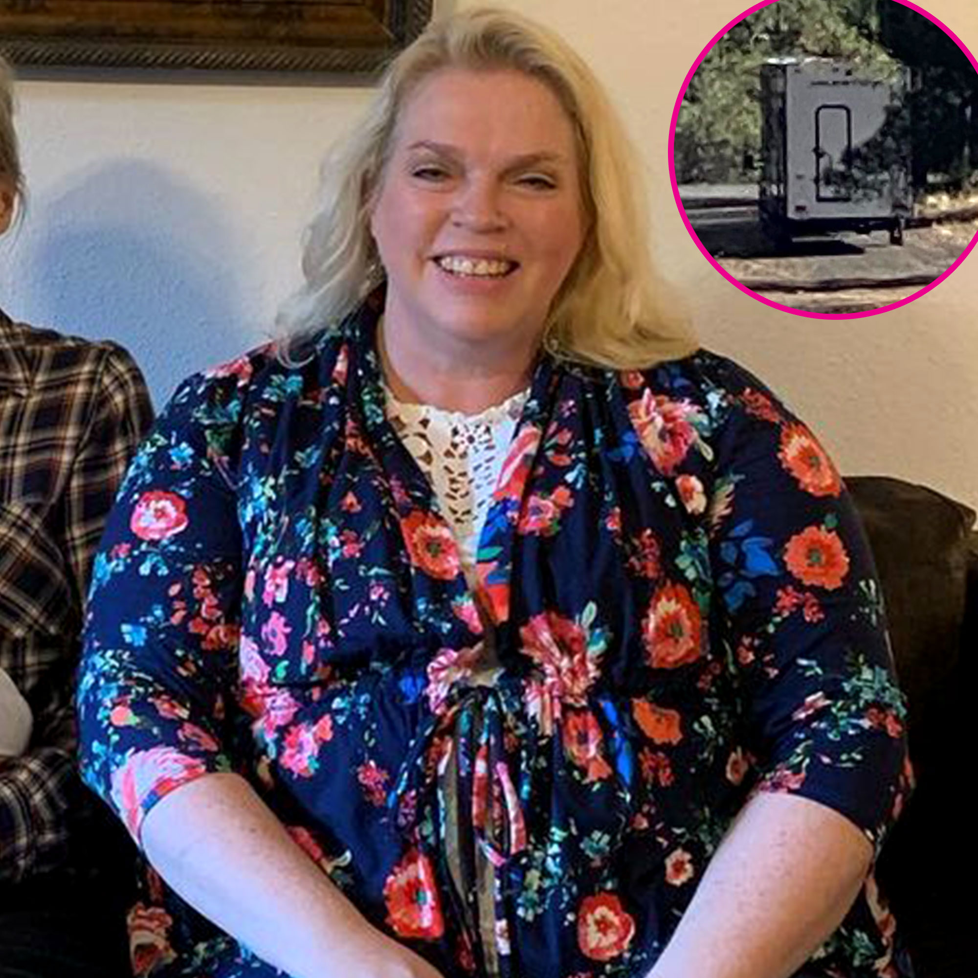 Sister Wives' Janelle Brown Officially Moves Out of RV: 'So Long'