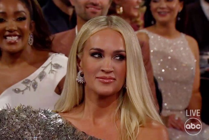 That Face Carrie Underwood Reacts Luke Bryan Aaron Rodgers CMAs Joke 2021 CMAs