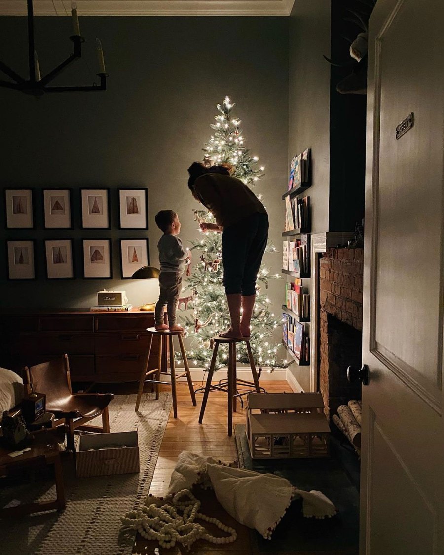 Joanna Gaines Tis the Season Joanna Gaines Candace Cameron Bure and More Celebs Already Decorating for the 2021 Holidays