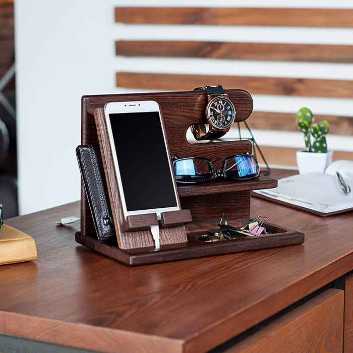 gifts-for-dad-organizer-dock