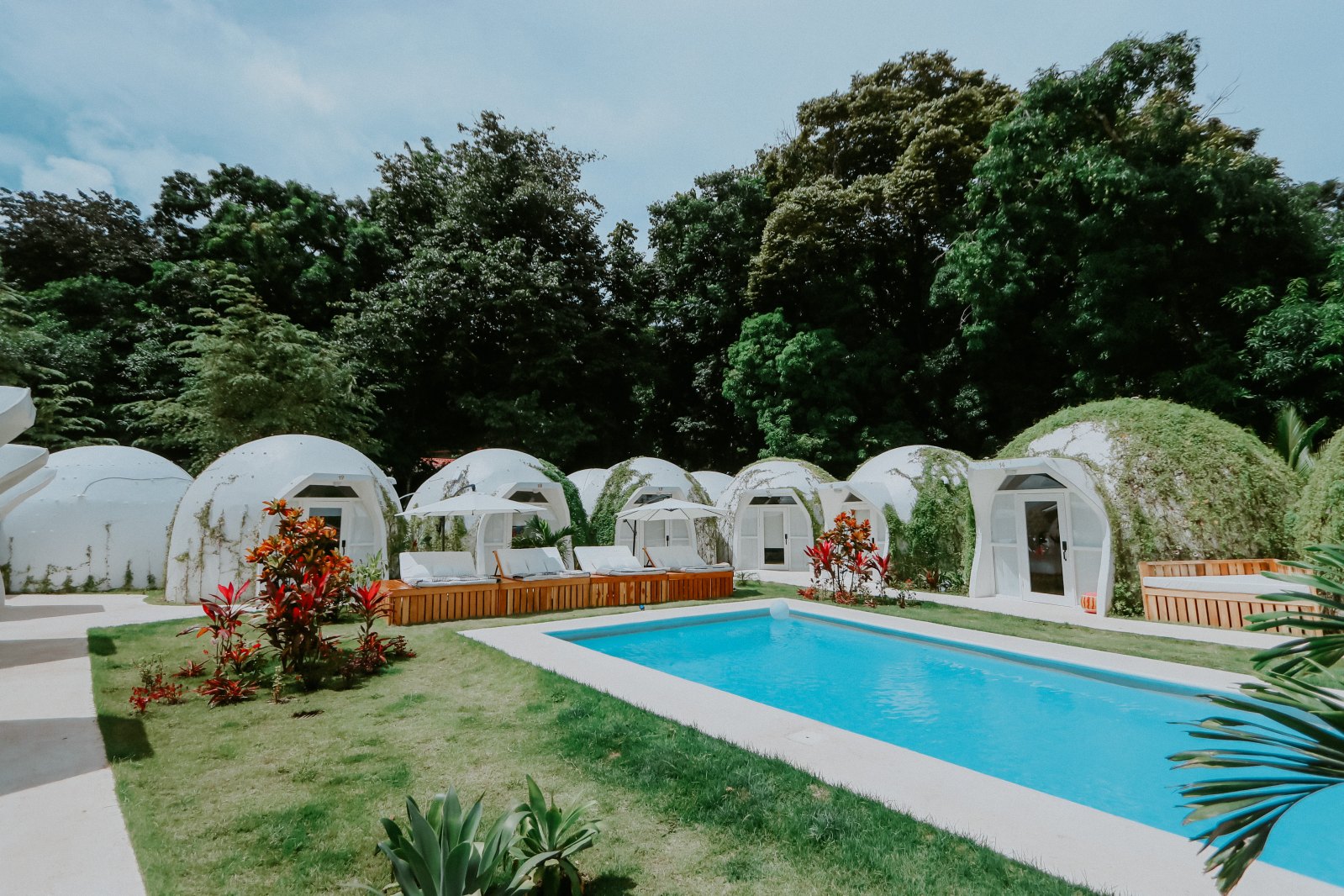 Costa Rica’s Igloo Beach Lodge Is an Instagram-Worthy Hotel: Photos