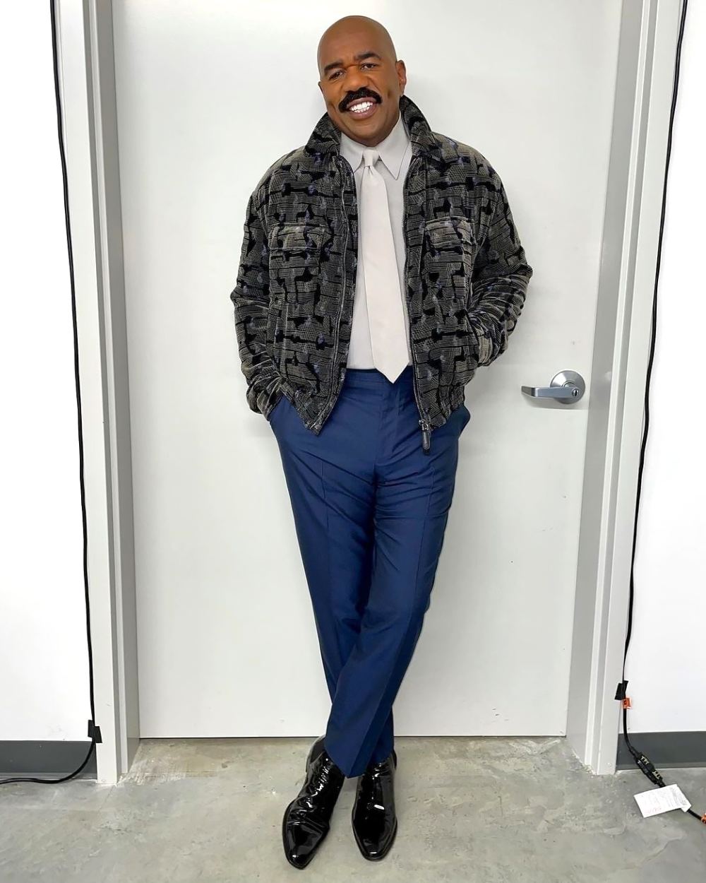 Steve Harvey, 64, Is Determined to Keep His Outfits Trendy: ‘I Don’t Want to Dress Old’