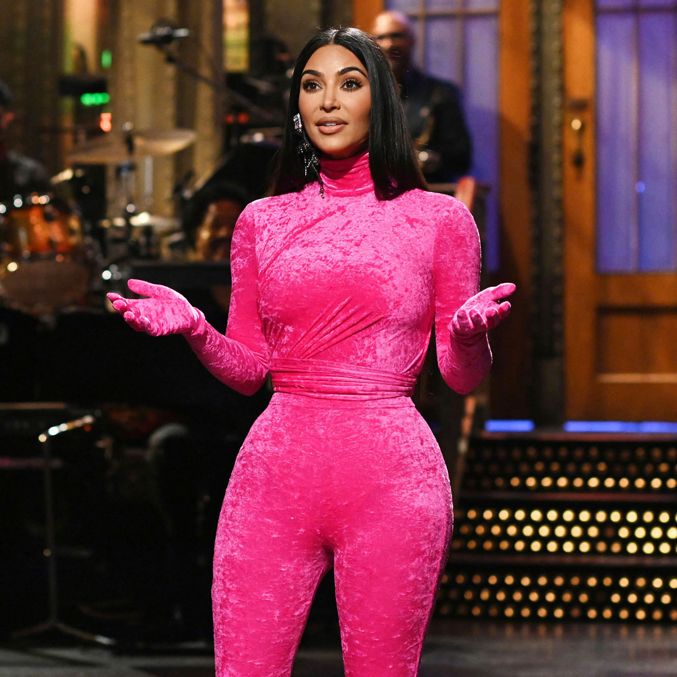Oh dear, Kim Kardashian is trying to bring back capri pants