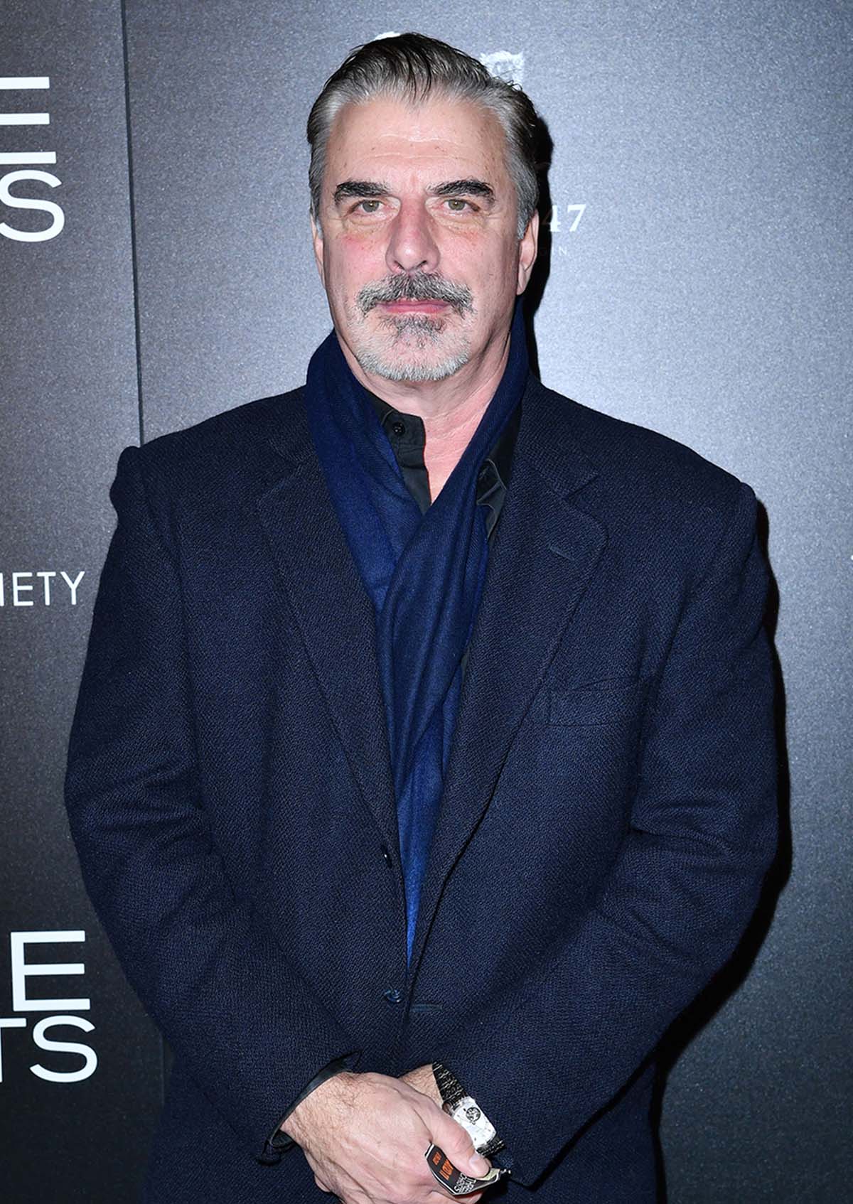 Chris Noth Accused Of Sexually Assaulting Singer Lisa Gentile Details 