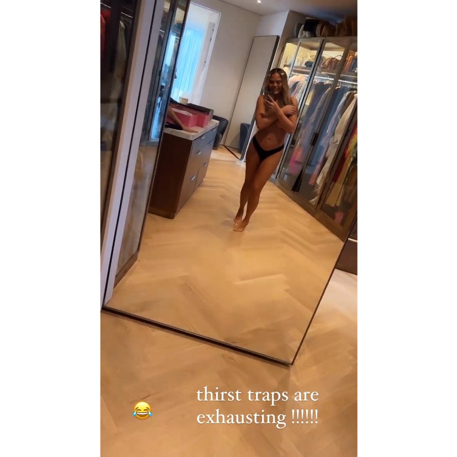 Chrissy Teigen Strips Down for a Selfie